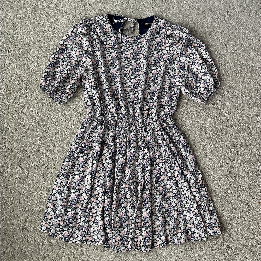 Storia Floral High Neck Mini Dress with Puff Sleeves and Open Back Size S EUC